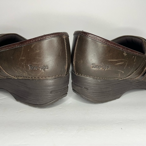 Skechers Women's Work: Tone-ups CLOGS Slip Resistant Leather Brown - Picture 4 of 5